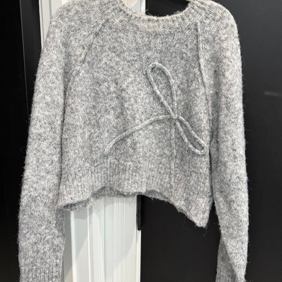 American Eagle By Payless Sweaters - Grey American‎ Eagle cropped sweater